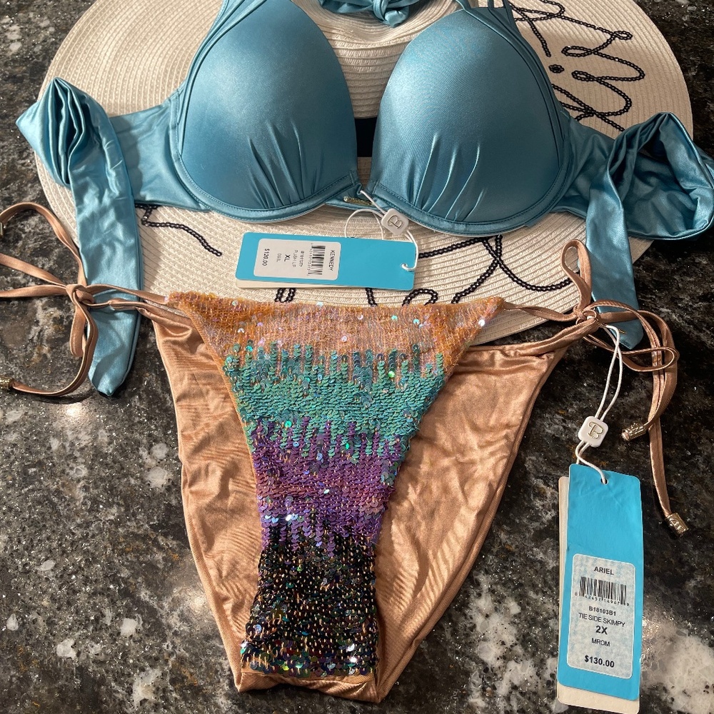 NWT beach bunny gorgeous set XL top, 2XL bottoms